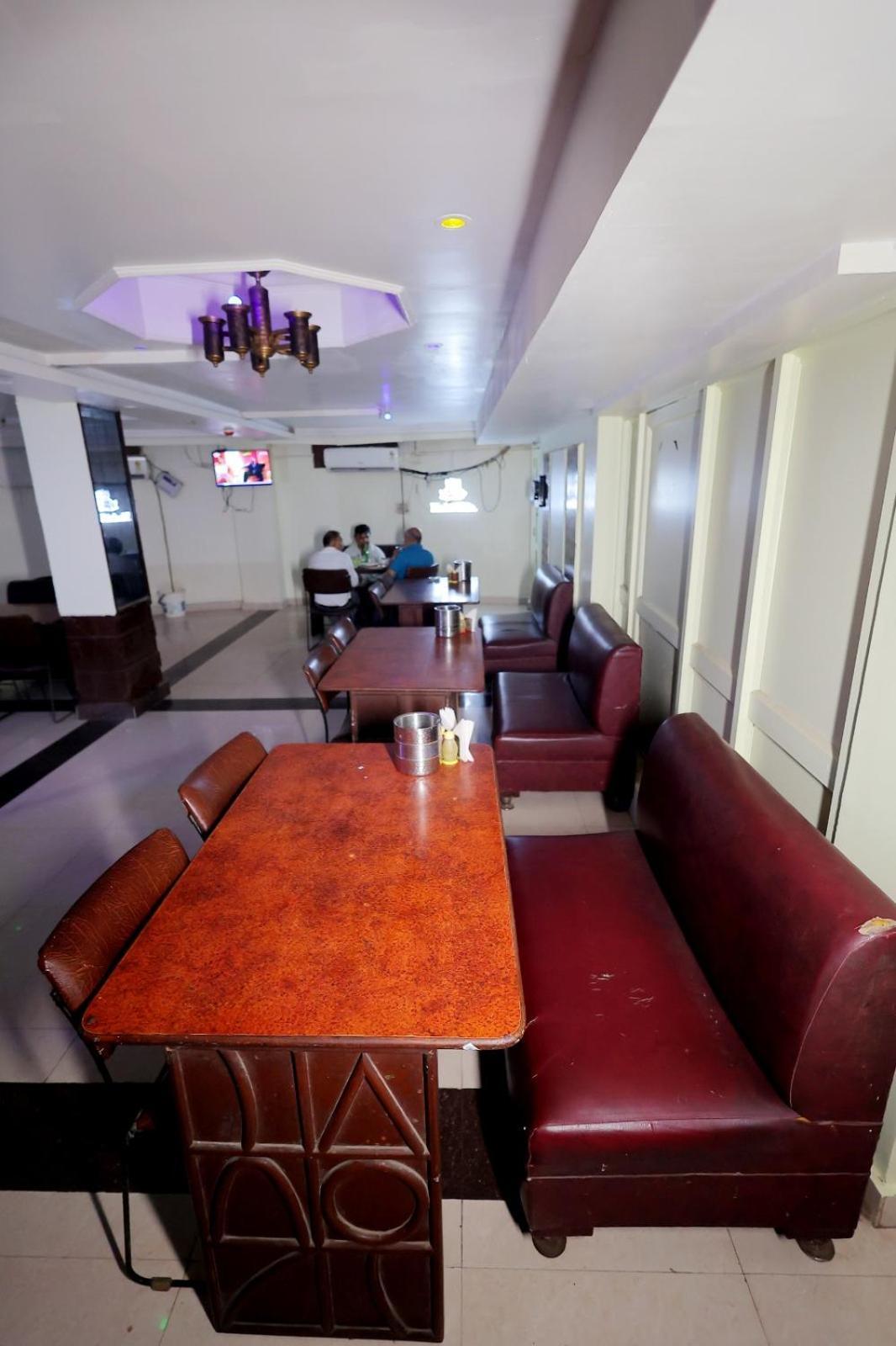 Hotel Paradise Kanpur Eksteriør billede