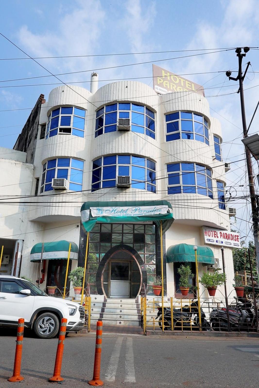 Hotel Paradise Kanpur Eksteriør billede